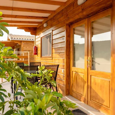 Apartamento Agrelia Homes 2 *